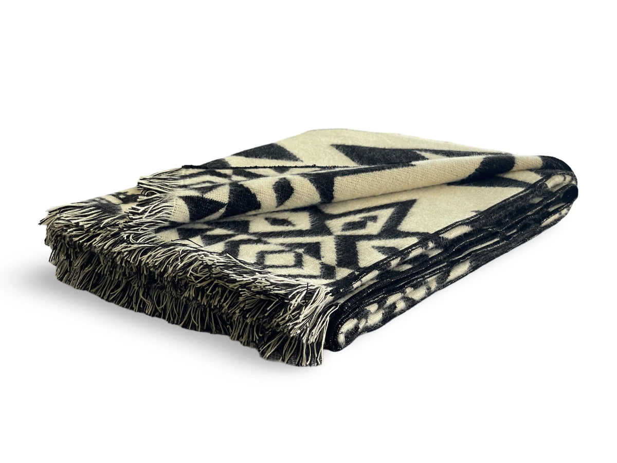 Awa Throw Blanket - Natural / Black